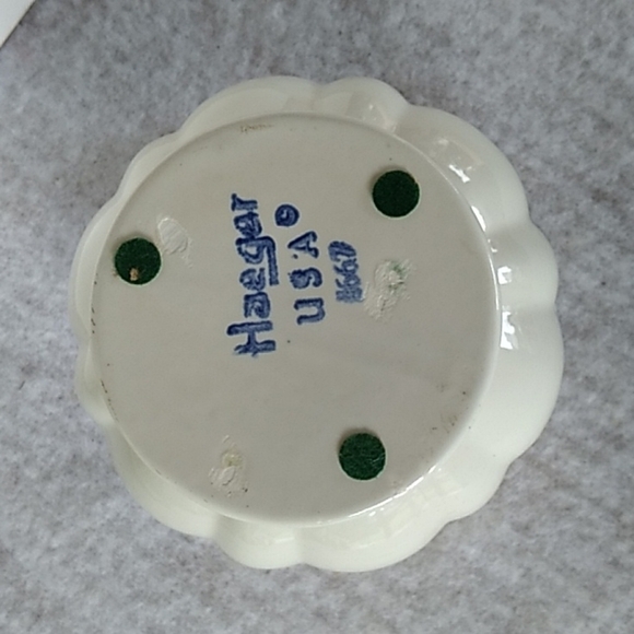 Haeger #667  succulent planter cream color - Picture 3 of 3